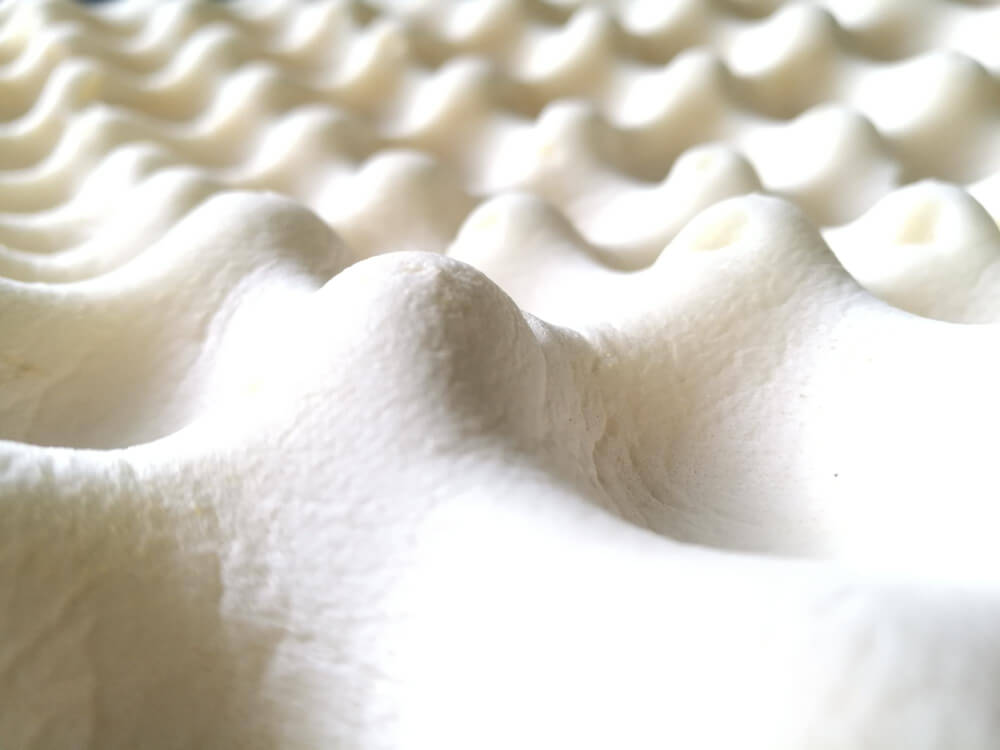 Структура пенополиуретана (пены) под микроскопом